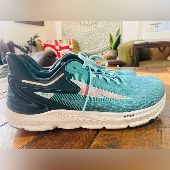 Altra Other - ***SOLD** Altra Torin 6 Mens Running Shoes Size 9 blue/black EUC!